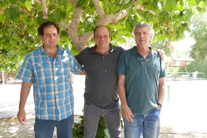 סיור עם חיים אלוש עם אייל בלום וחמי ברקן צילום: גילה טל 