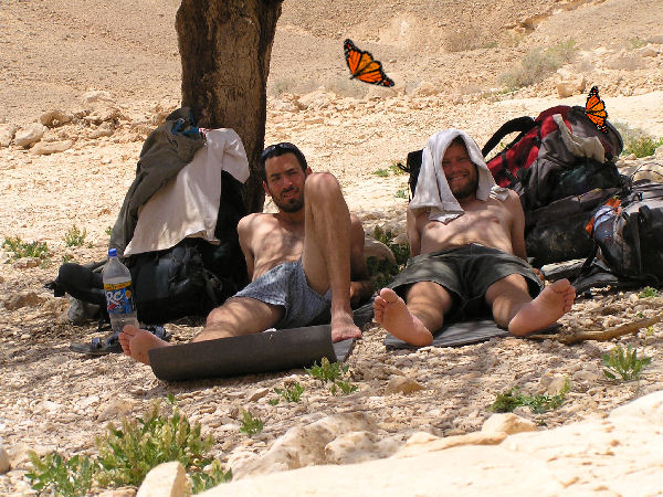 גיא וחבר על שביל ישראל