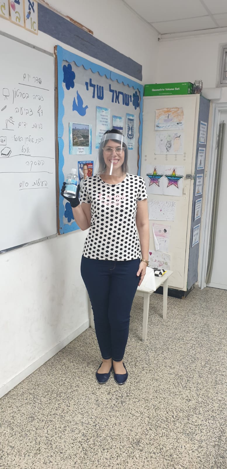 מורה עם מסכה